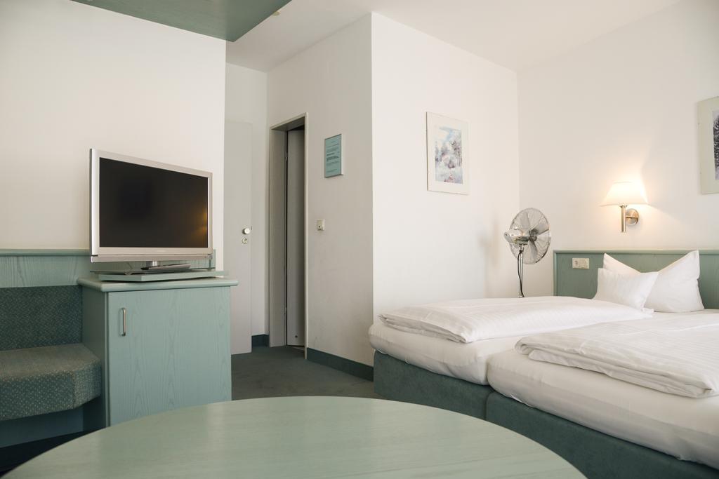 Hotel Till Eulenspiegel - Nichtrauchhotel - Garni Вюрцбург Экстерьер фото